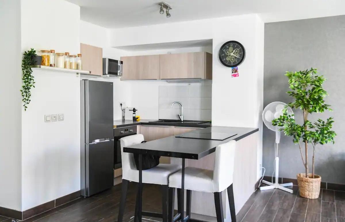 Superbe Appartement Avec Terrasse, Piscine & Parking Prive A Марсилия Екстериор снимка