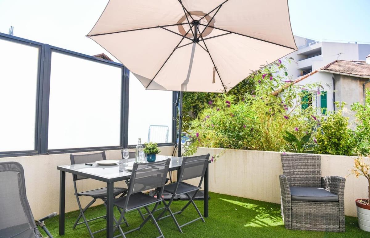 Superbe Appartement Avec Terrasse, Piscine & Parking Prive A Марсилия Екстериор снимка