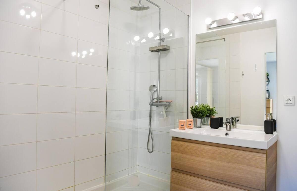 Superbe Appartement Avec Terrasse, Piscine & Parking Prive A Марсилия Екстериор снимка