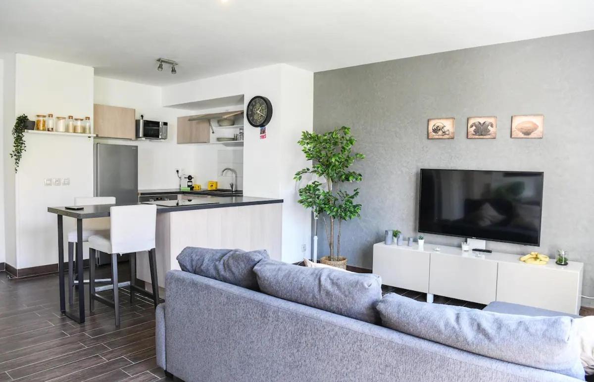 Superbe Appartement Avec Terrasse, Piscine & Parking Prive A Марсилия Екстериор снимка